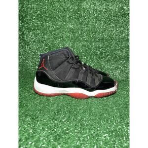 Nike Air Jordan 11 Retro Bred Playoff 2012 Youth Size 4Y *FOR REPAIR* 378038-010